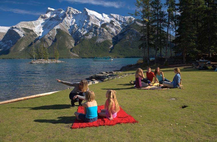 Picnicking in Banff: Tips, Tricks and the Best Picnic Spots