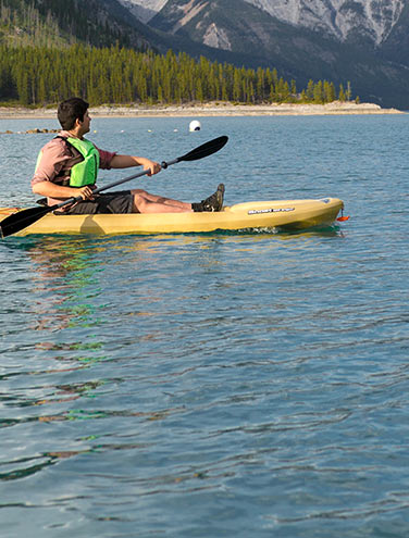 Lake Minnewanka Boat Rentals