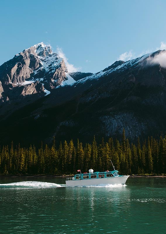 maligne lake cruise boat