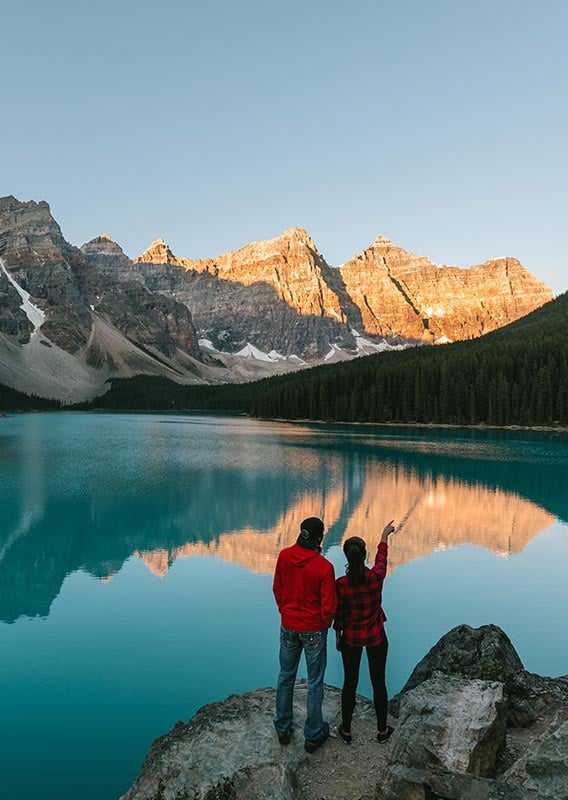 Sightseeing at Moraine Lake in Banff National Park