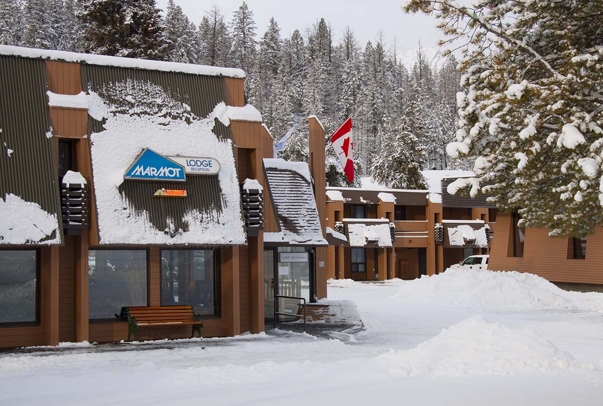 Marmot Lodge Official Page Jasper hotel, pool, hot tubs, kitchen