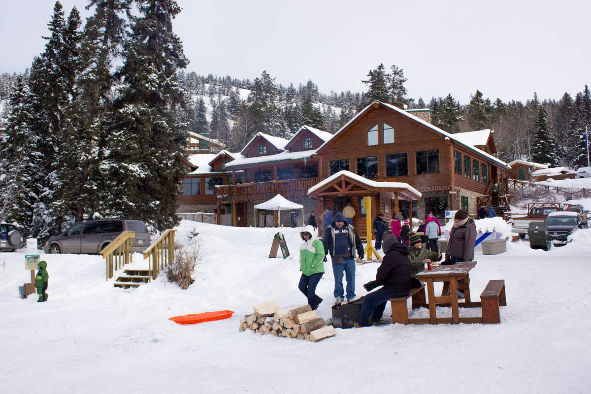 Pyramid Lake Resort Official Page Chalet Style Hotel In Jasper Ab