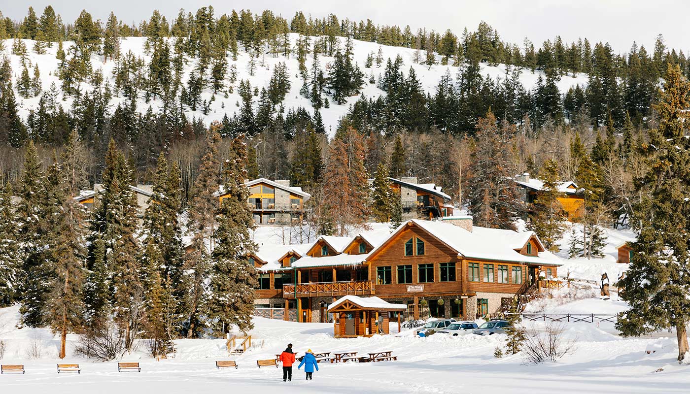Pyramid Lake Lodge | Lakeside Mountain Getaway on Jasper's Wildest
