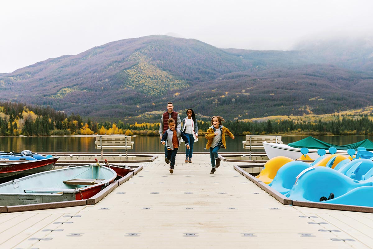 Pyramid Lake Lodge | Lakeside Mountain Getaway on Jasper's Wildest