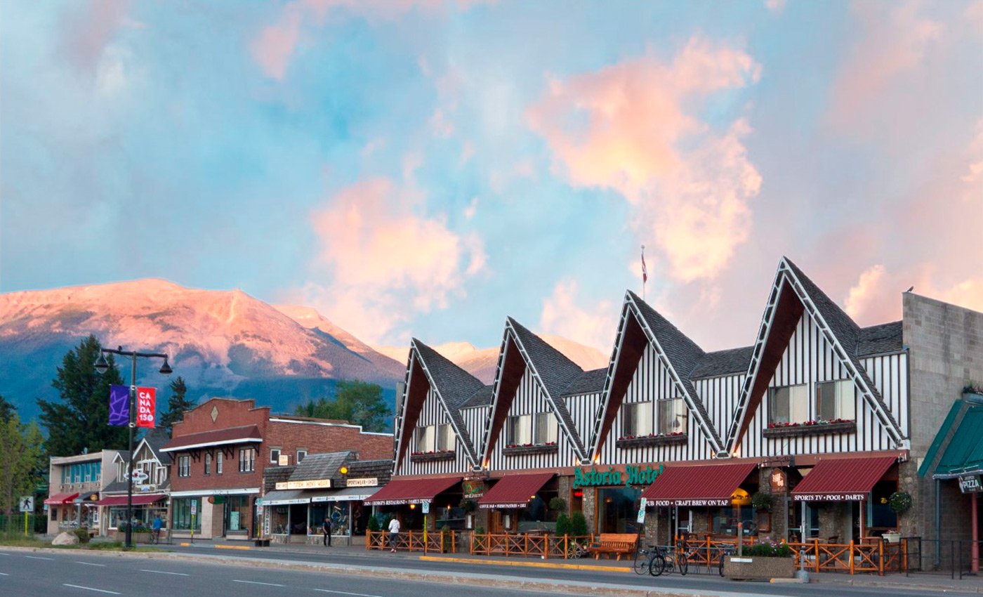summer - Small Town Charm