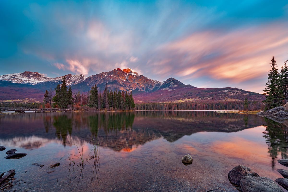 Pyramid Lake Lodge | Lakeside Mountain Getaway on Jasper's Wildest