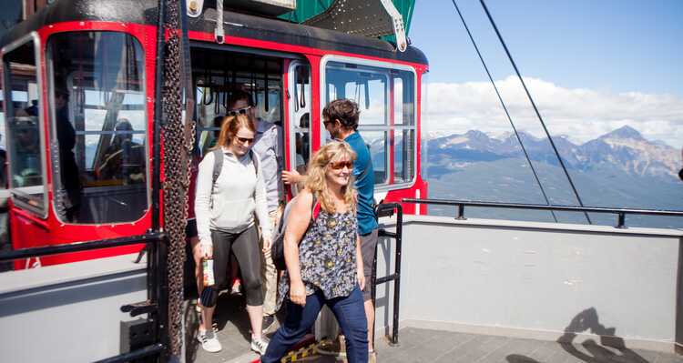 Guests exiting the Jasper Skytram