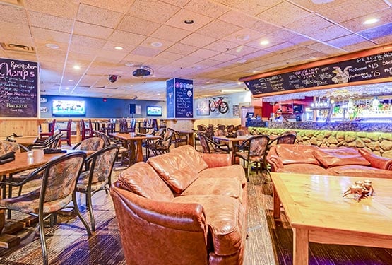 Champs Lounge