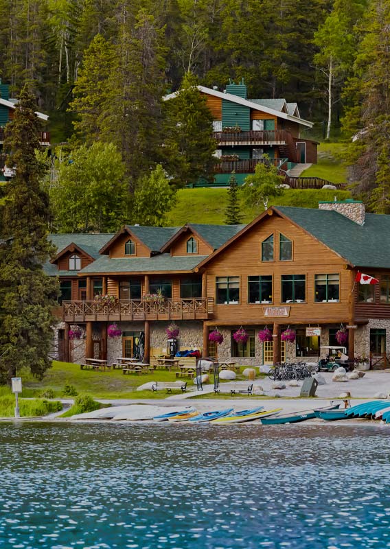 Pyramid Lake Lodge | Lakeside Mountain Getaway on Jasper's Wildest